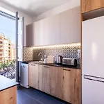 Well Lit And Creatively Designed Appartamento Valenza
