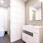 Well Lit And Creatively Designed Appartamento *