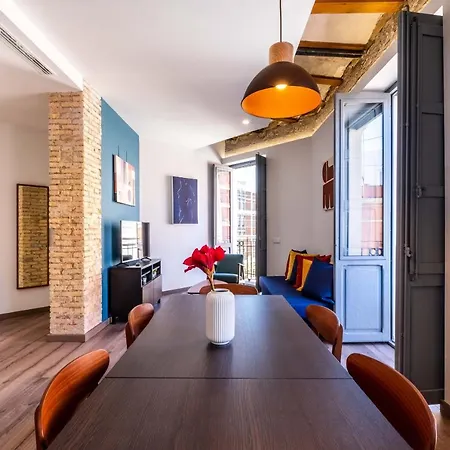 Well Lit And Creatively Designed Apartment