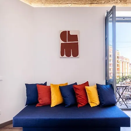 Well Lit And Creatively Designed Apartment Valencia