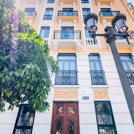 Well Lit And Creatively Designed Apartment